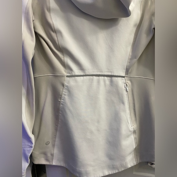 Lululemon running jacket - worn once! - Picture 5 of 7